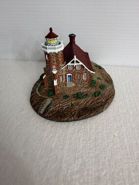 Passage Island Lighthouse Sculpture By Danbury Mint 1994 Historic American Light